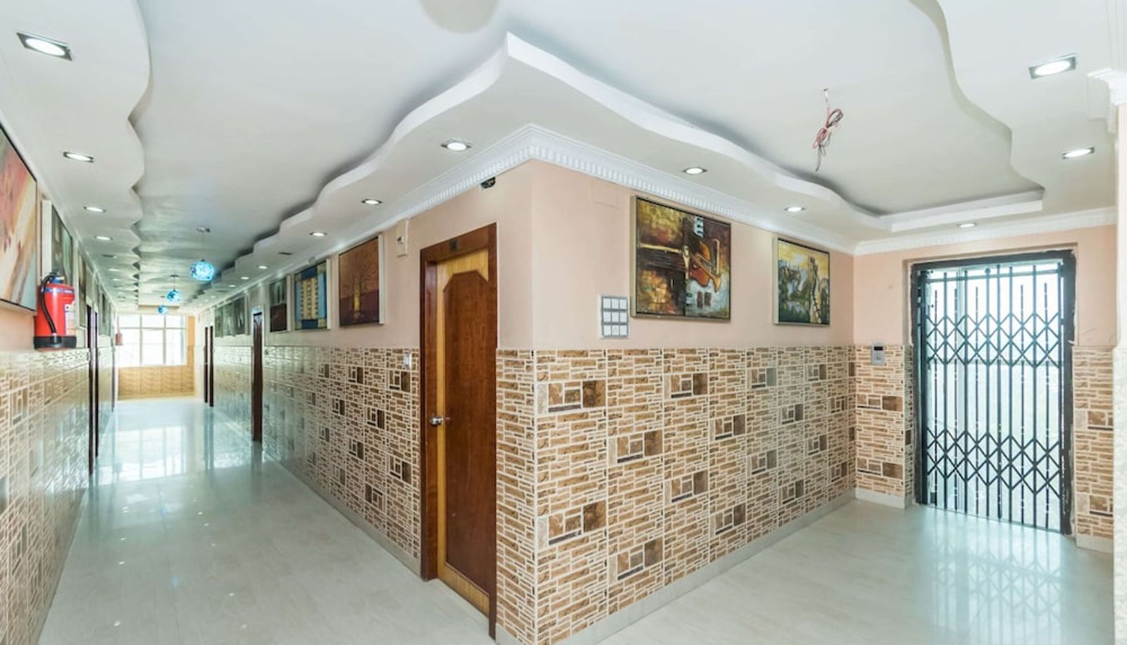Hall - Capital O 10307 Hotel Bidisha