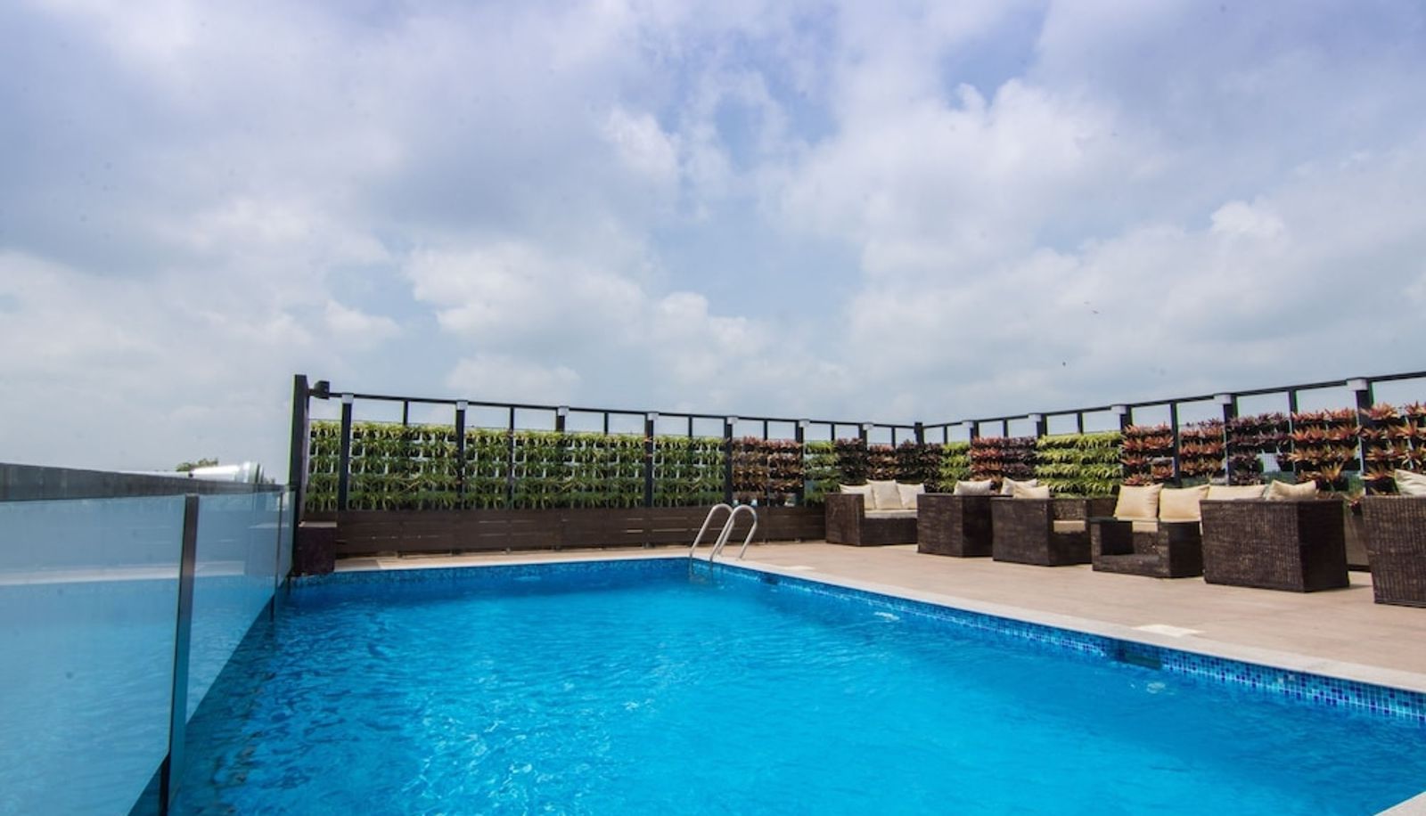 Pool - Roopa Elite