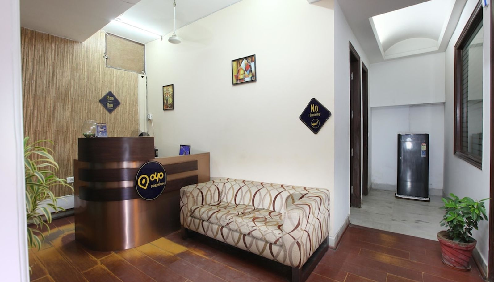 Recepción - OYO 2216 Hotel Live Inn