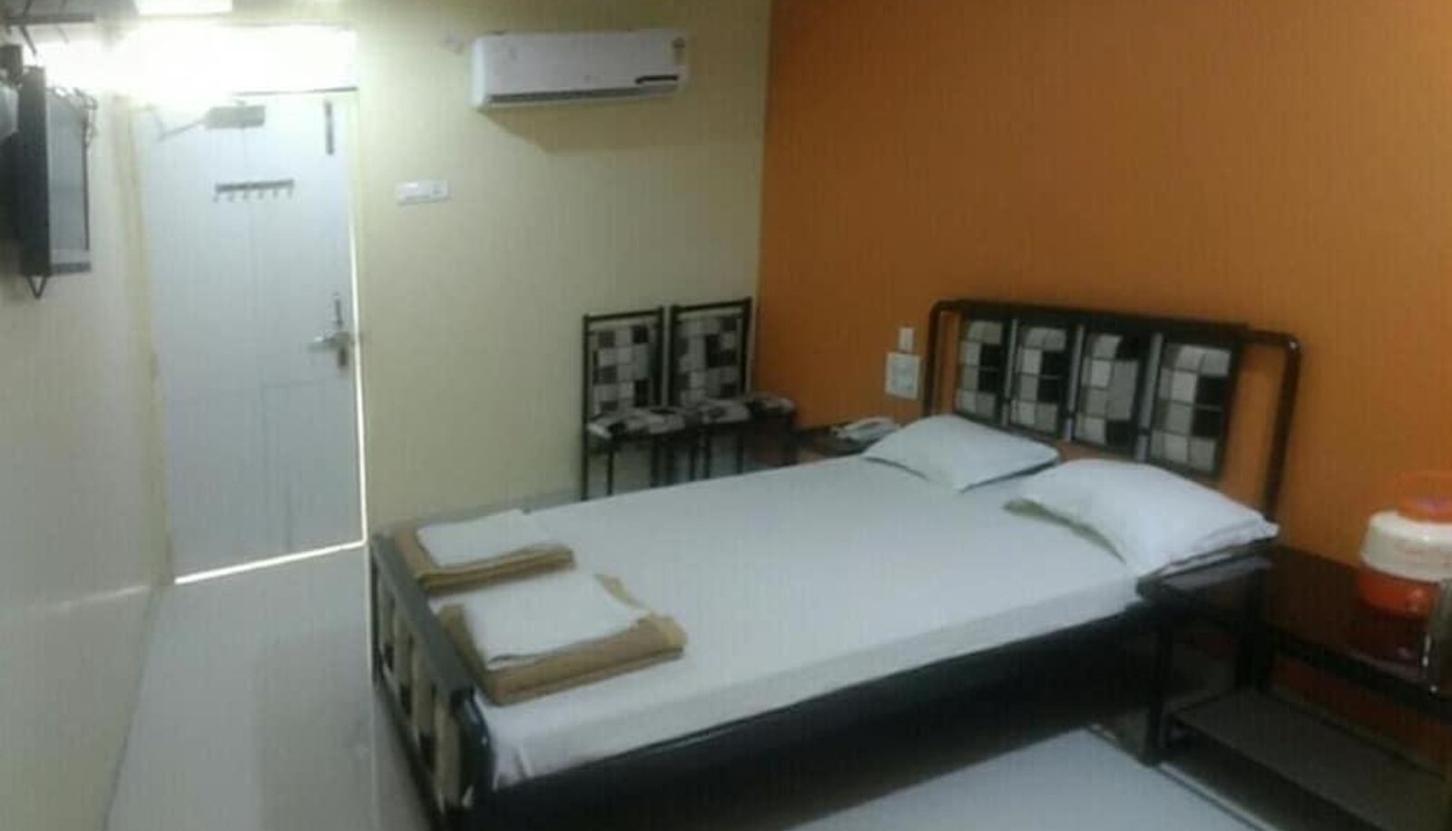 Standard room - Raj Mahal Hotel