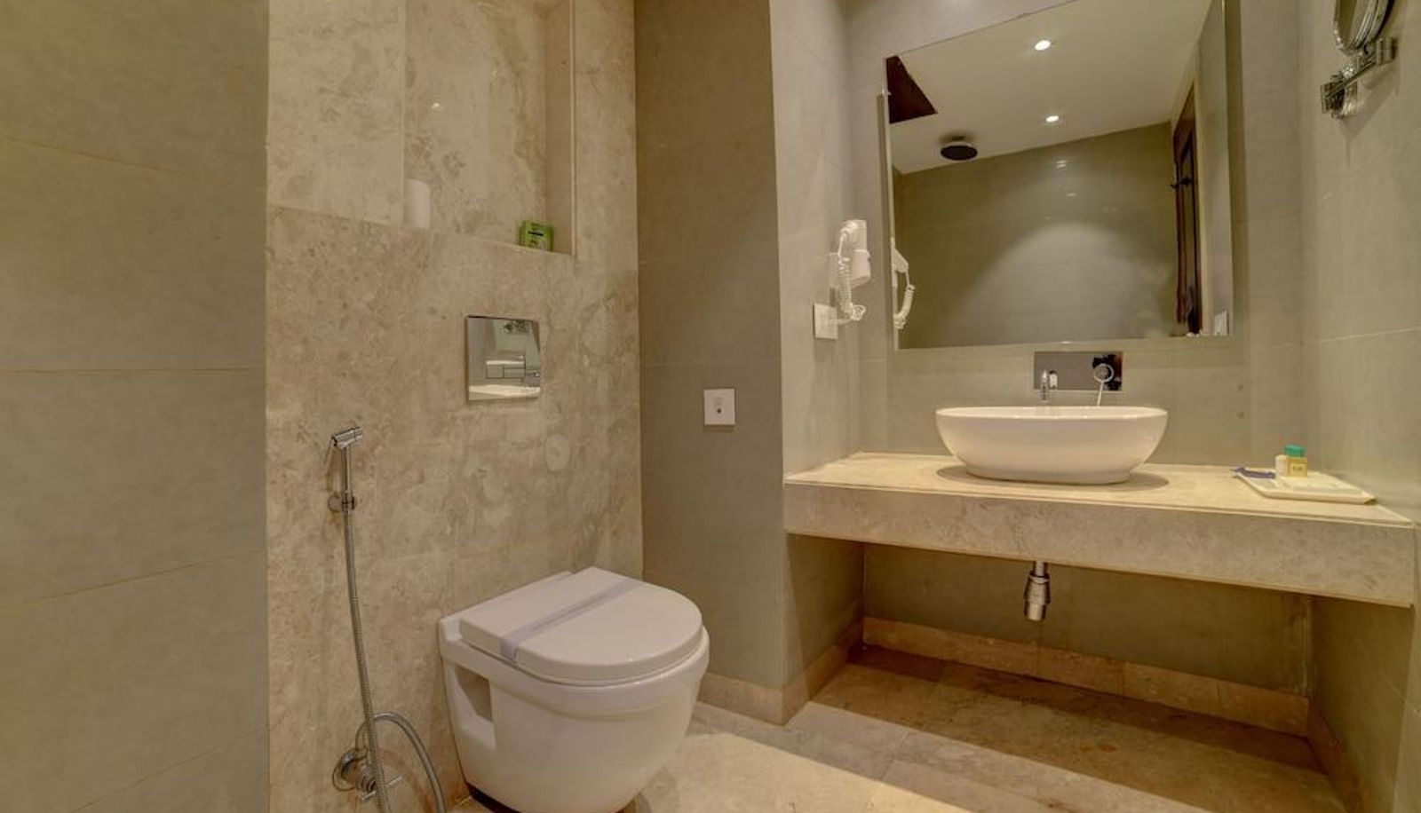 Chambre supérieure (double) - FabHotel King's Court