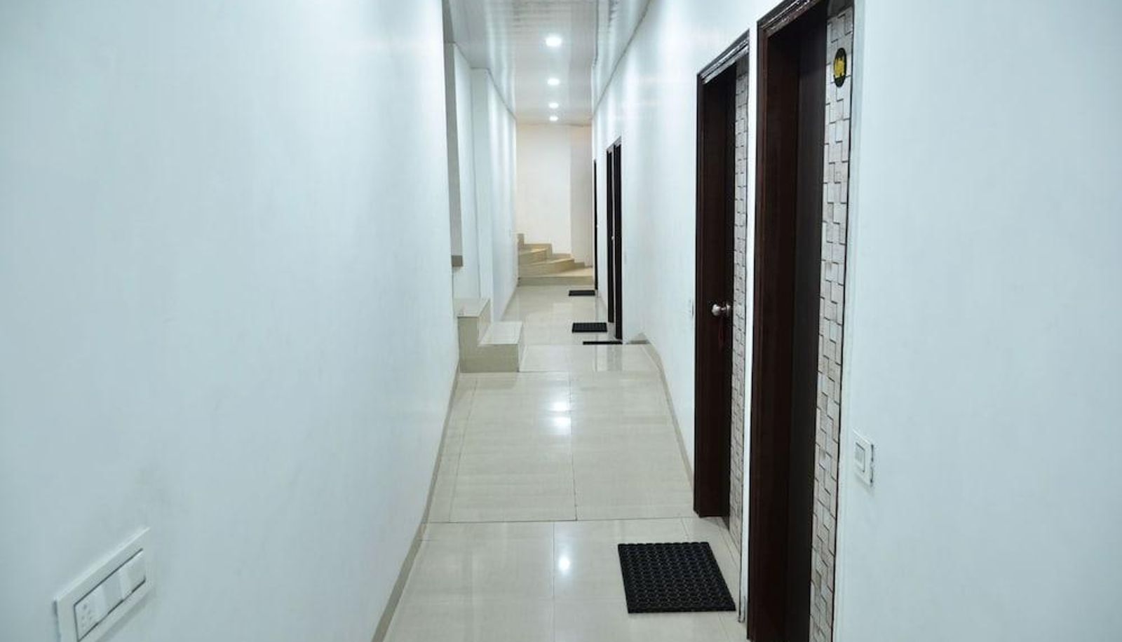 Hotel interior - OYO 8105 Model Town
