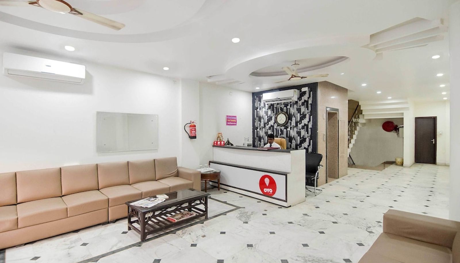 Lobby - OYO 725 Wow Inn
