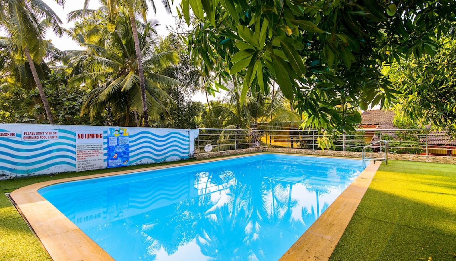 Piscine - OYO 2764 Hotel manvins inn