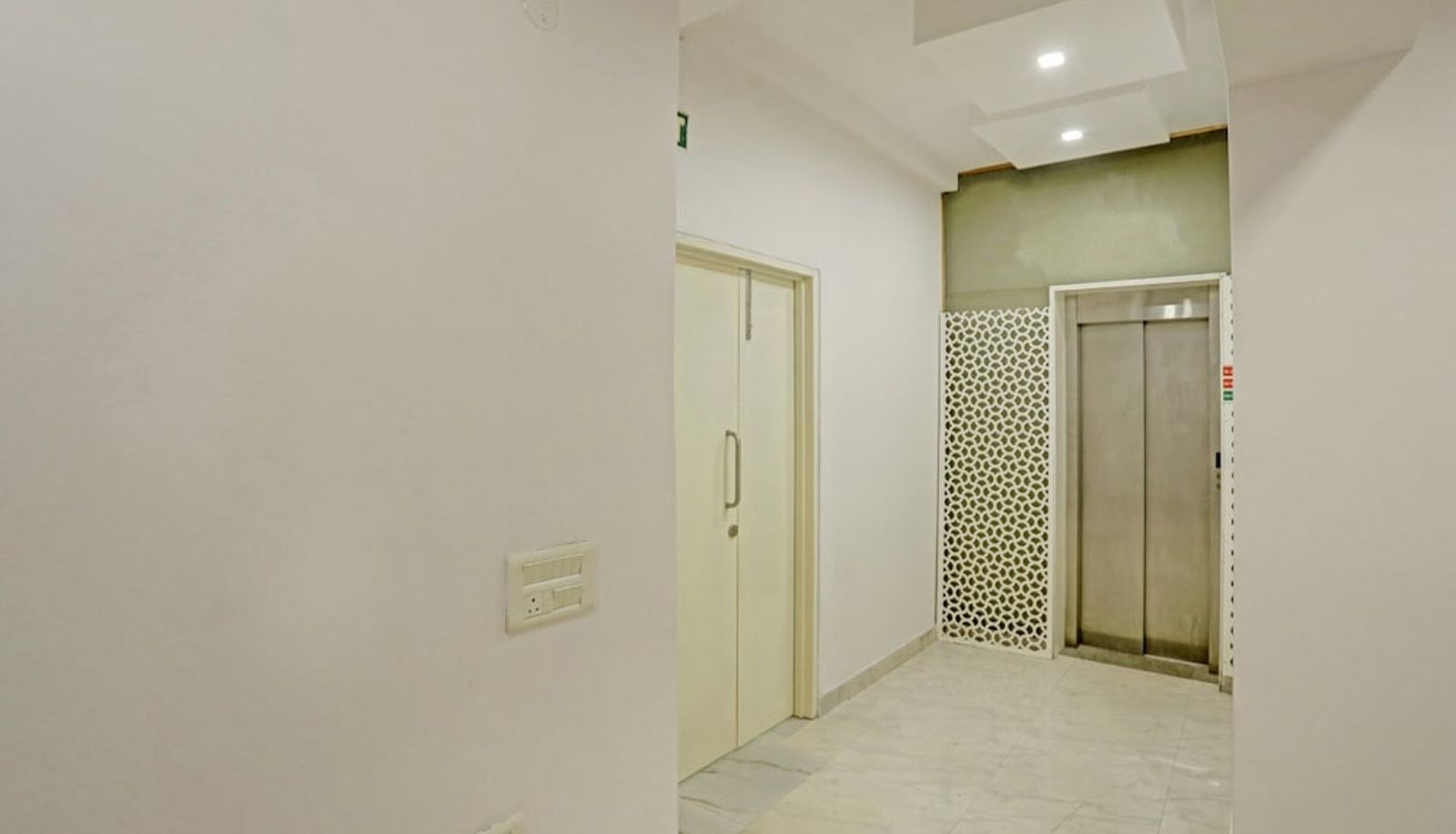 Salón - OYO Townhouse 771 Royal Mirage