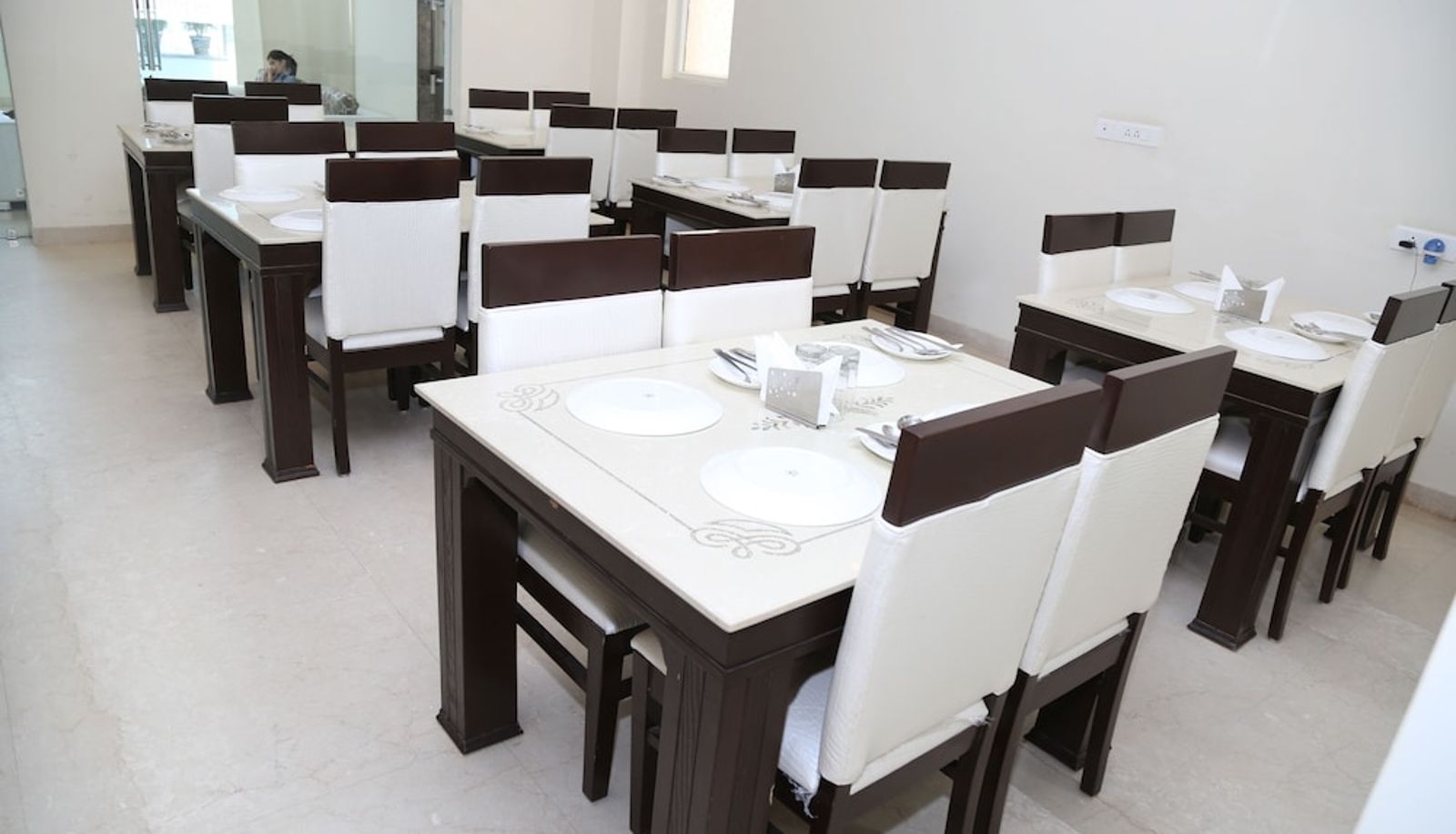 Restaurant - Qcent Gurgaon by Pacific Inn