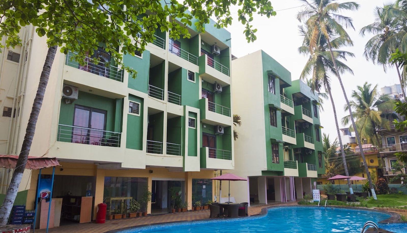 Piscina - OYO 832 near Calangute KFC