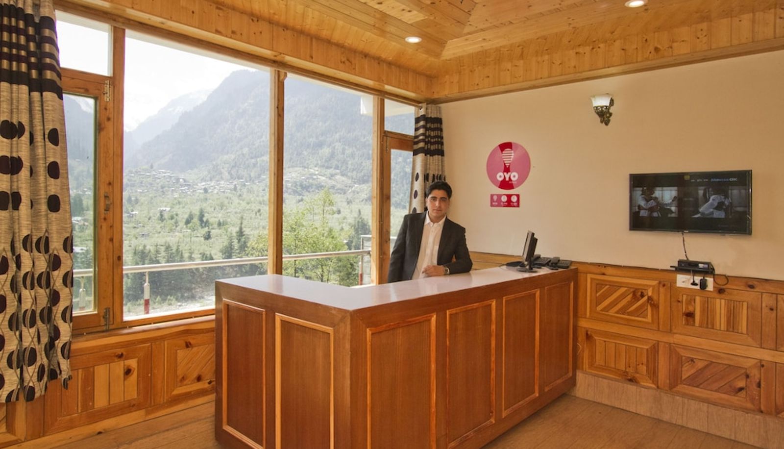 Reception - OYO 8724 Vashisht