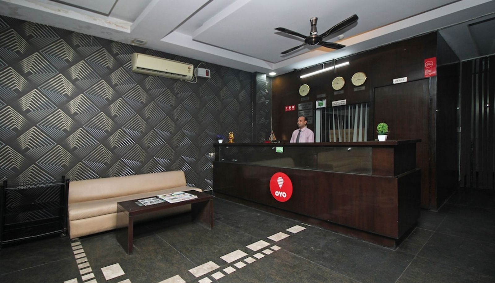 Rezeption - OYO 9030 Hotel Delhi Airport Plaza