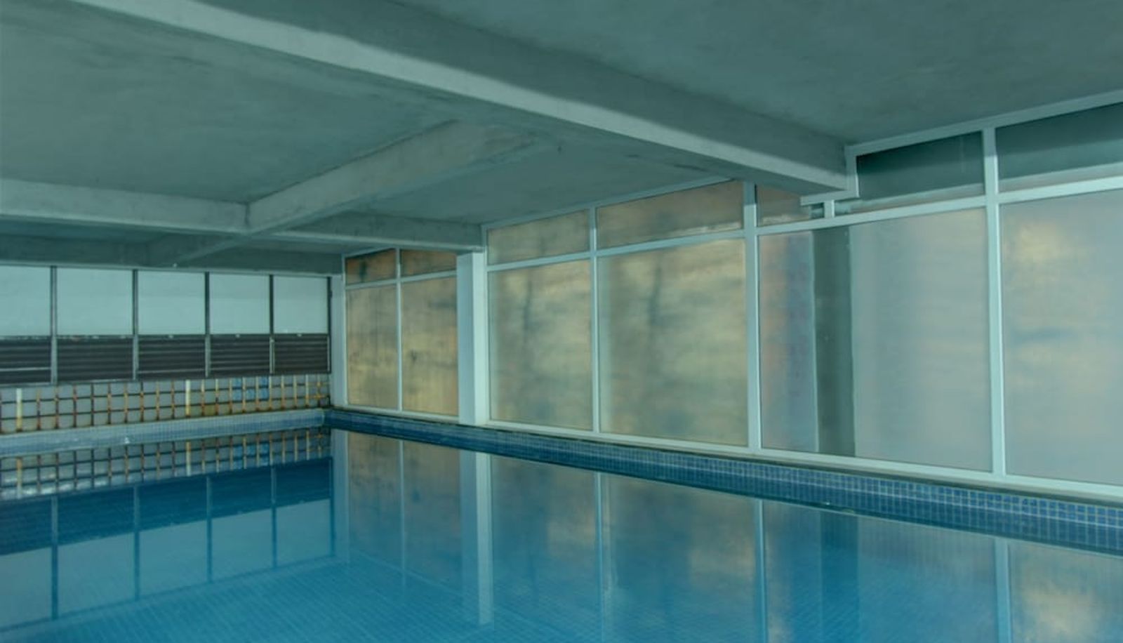 Piscina - OYO 9946 CKB Apartment