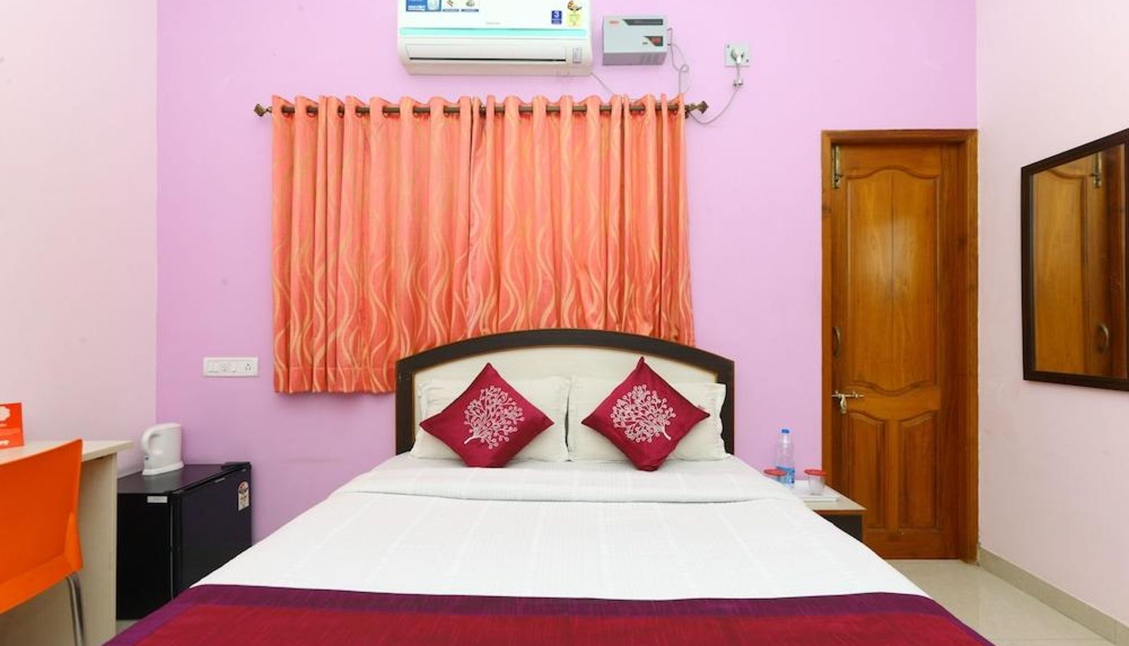 Habitación estándar - OYO 2612 Hotel Fiesta House