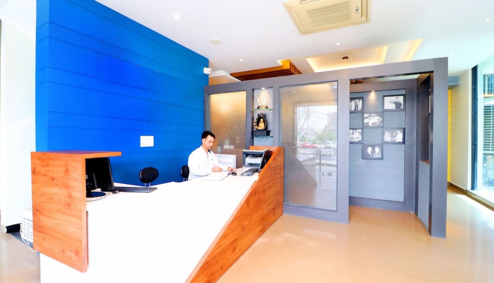 Reception - OYO 3131 Hotel BR Inn