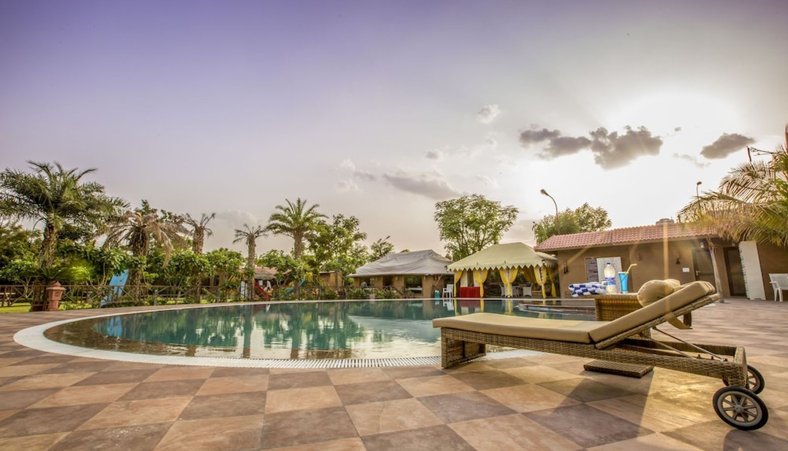 Piscina - Garh Govind Hotel & Resort
