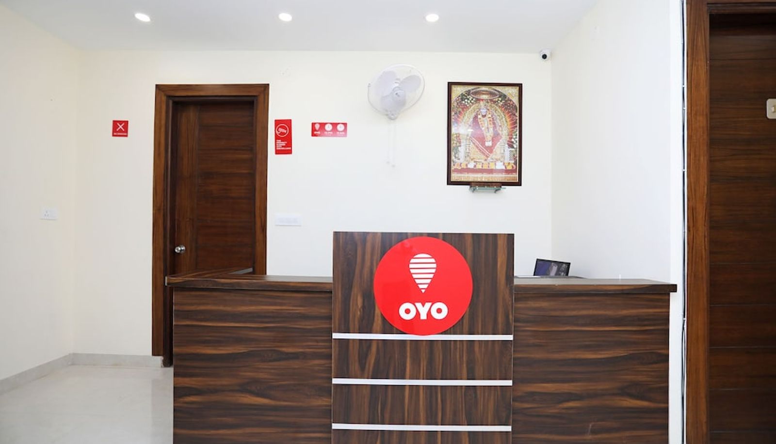Recepcja - OYO 9275 Hotel Royal Inn