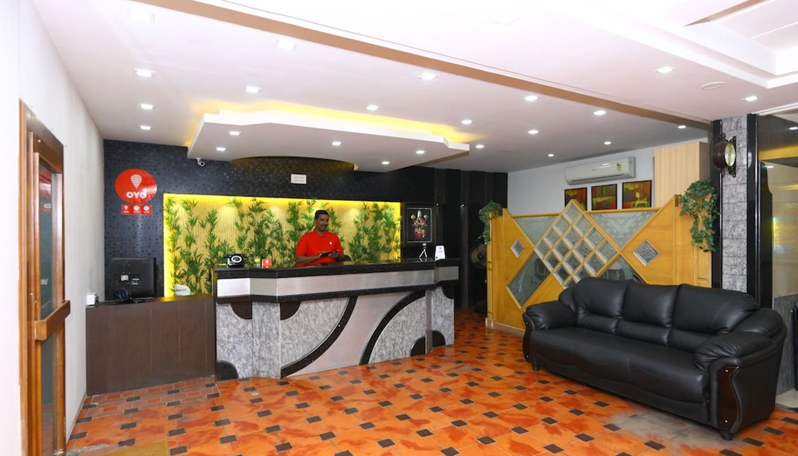 Réception - OYO 5319 Hotel Navaratna