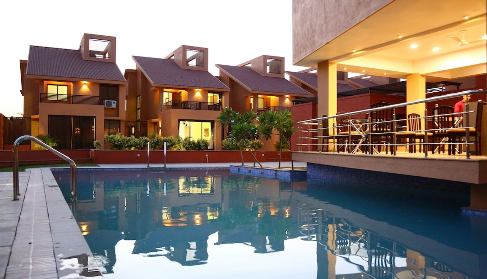 Zwembad - The Royal Castle Resorts