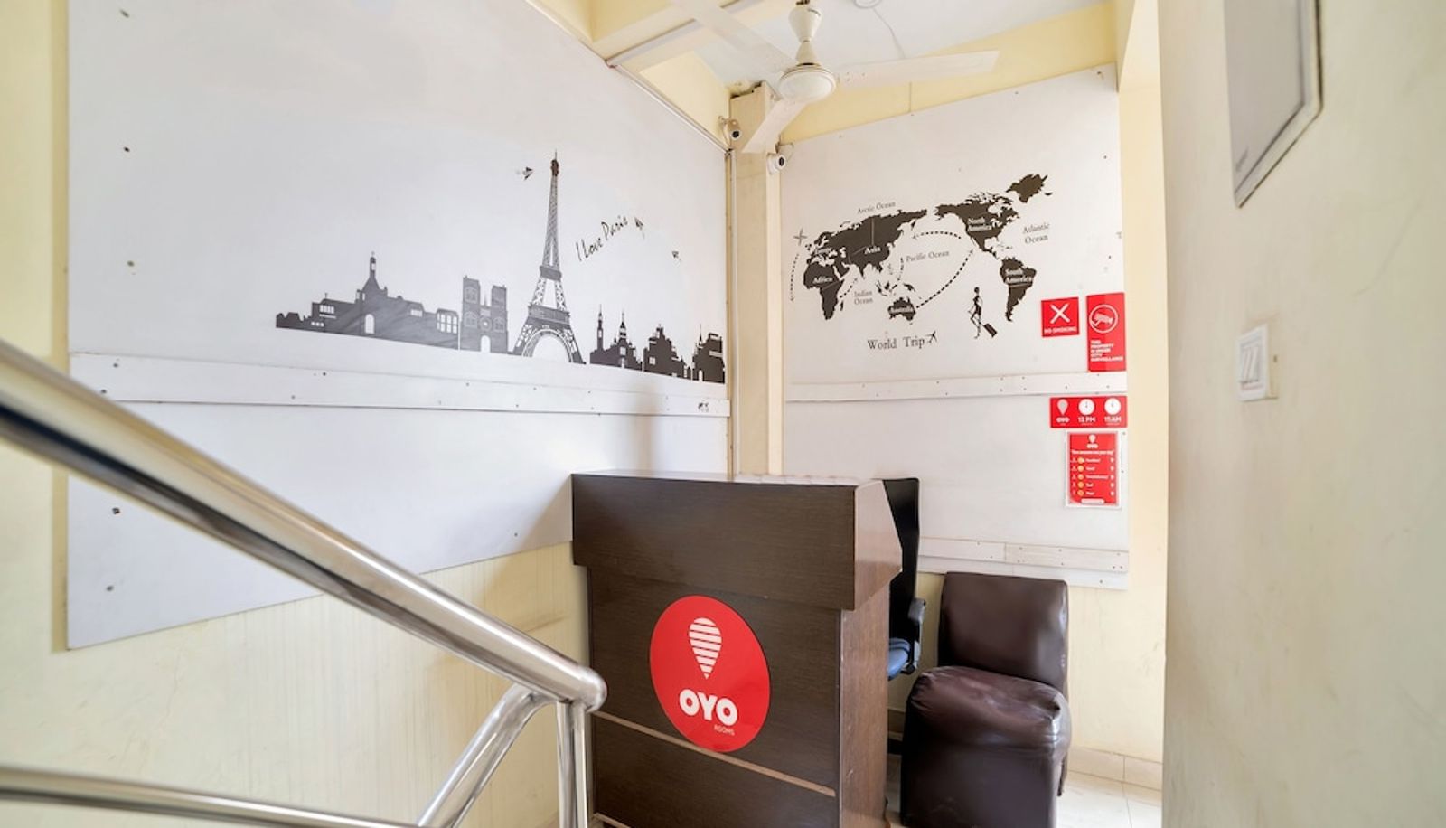 Reception - OYO 5564 Hitech Suites