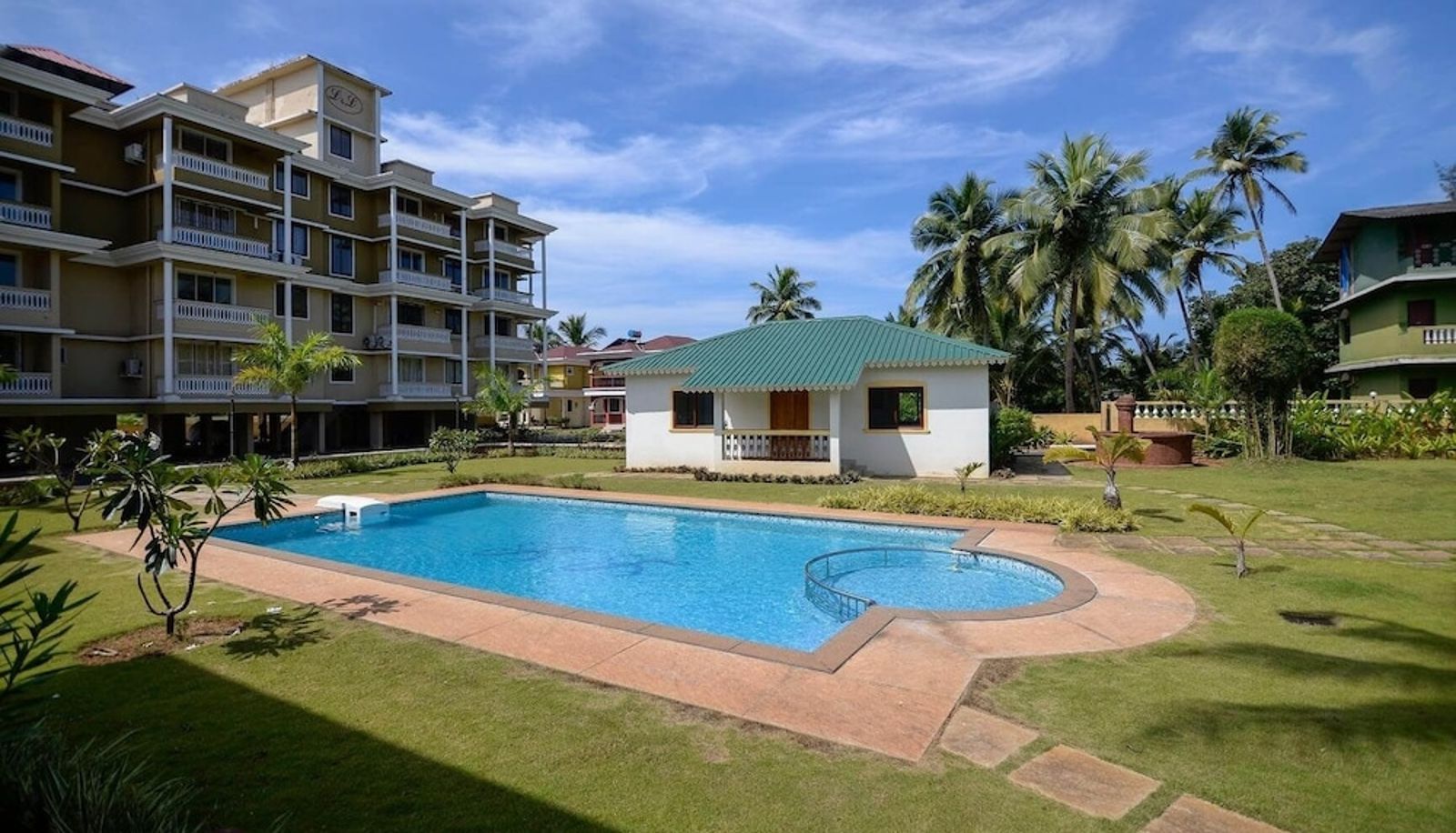 Zwembad - TripThrill Costa Holidays 2BHK Apartment