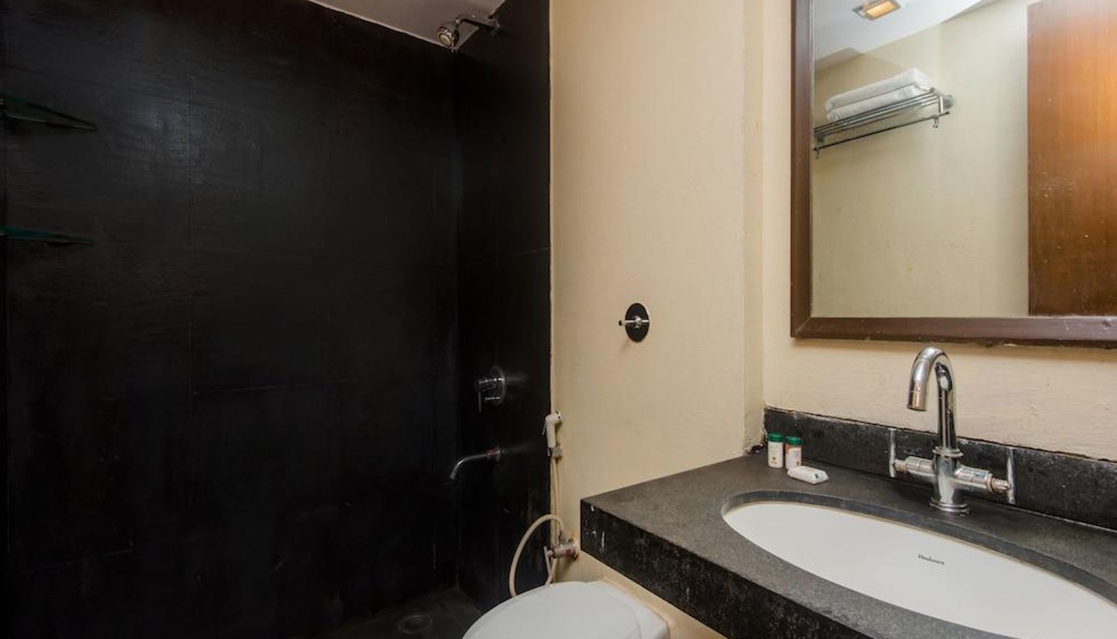 Apartment - OYO Flagship 584 Santacruz East