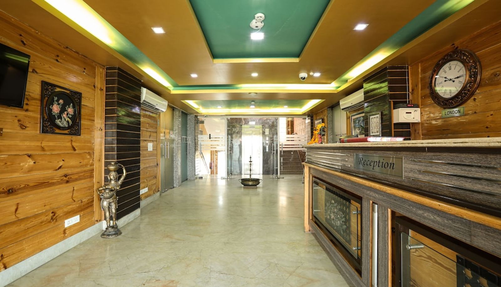 Lobby - Le Grand Regency
