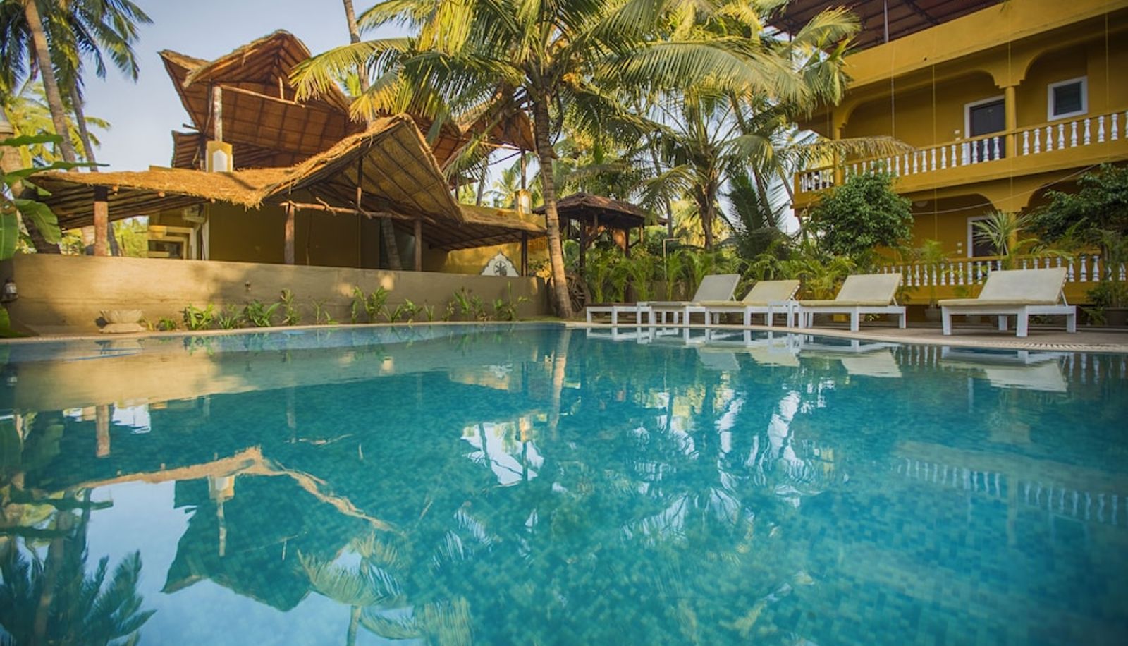 Piscine - Devarya Wellness Beach Resort