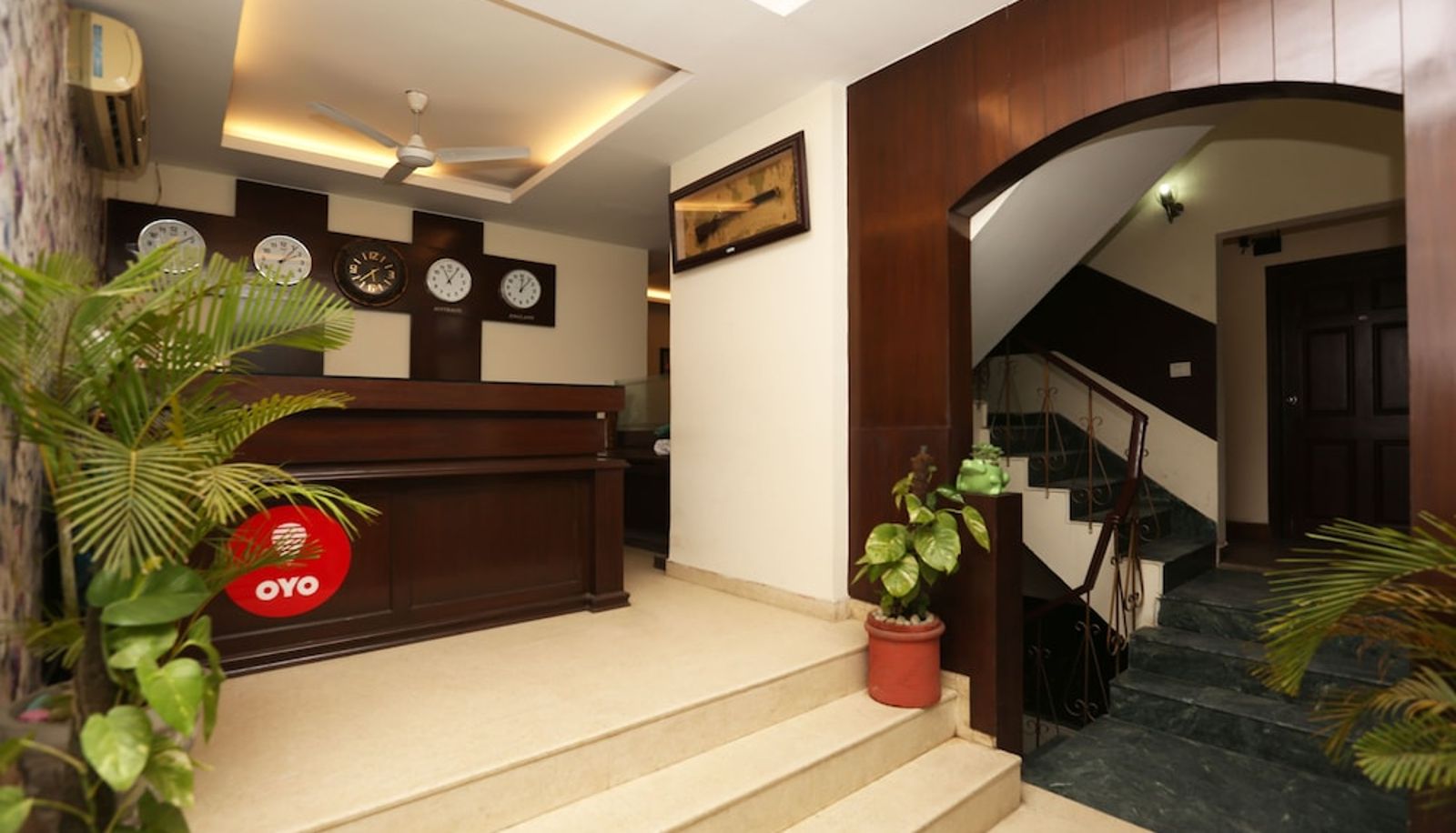 Reception - OYO 8535 Hotel Mayarch