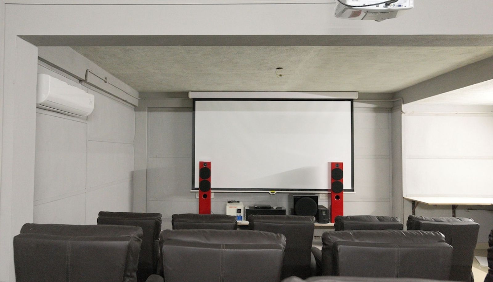 Sala riunioni - OYO 6345 Royce Ebony