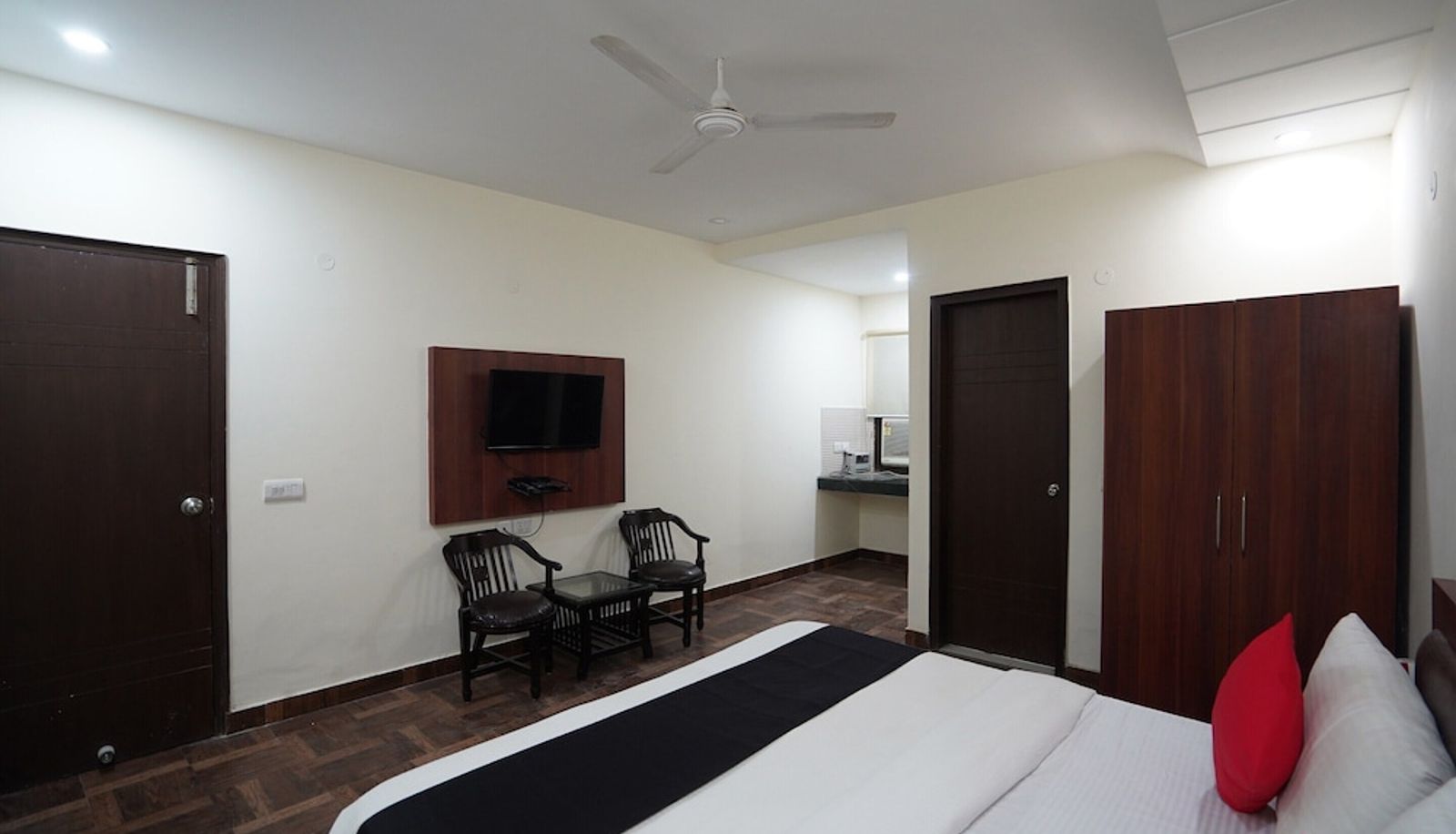 Camera superior (doppia) - Capital O 8497 Hotel G Suites