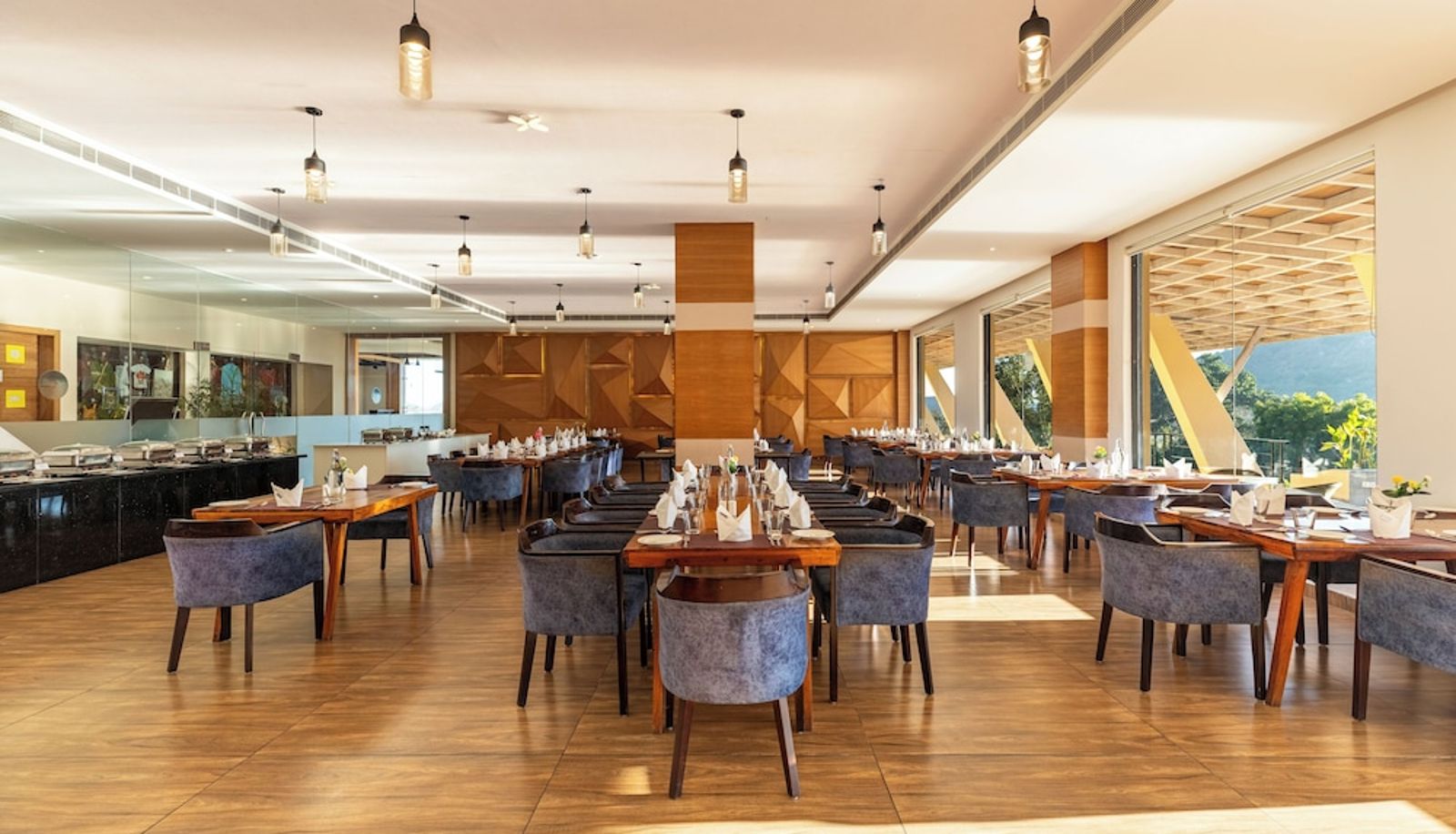 Restaurant - Via Lakhela Resort & Spa