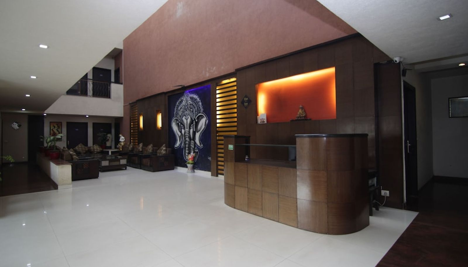 Recepción - Mint Milestone Suites