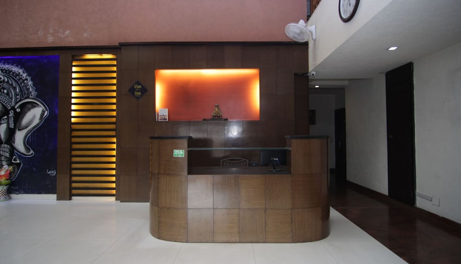 Recepción - Mint Milestone Suites