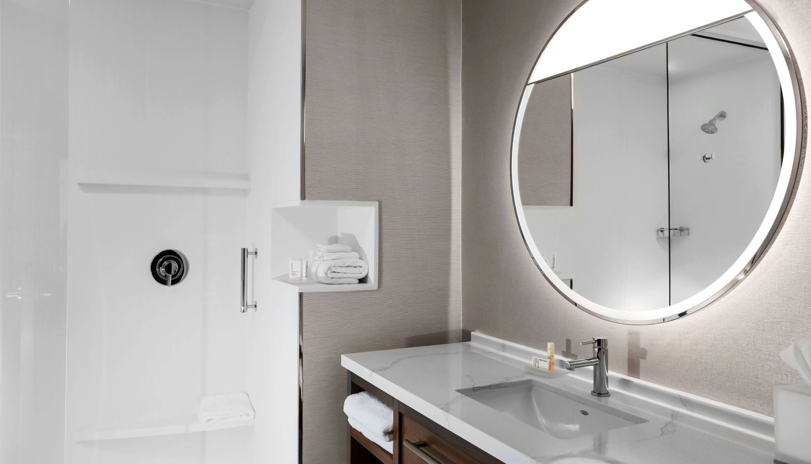 Zimmer - Courtyard by Marriott Thomasville Downtown