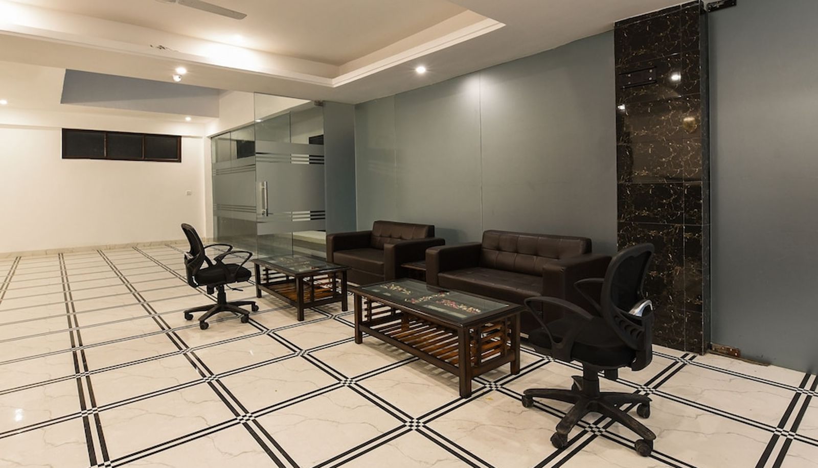 Lobby - OYO 13025 Petals Inn