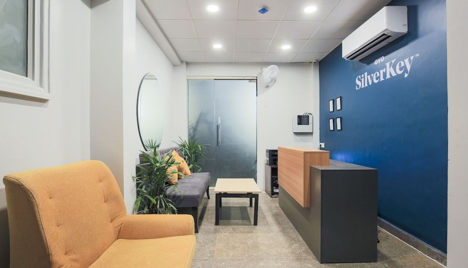 Rezeption - SilverKey Executive Stays 33402 HUDA City Centre