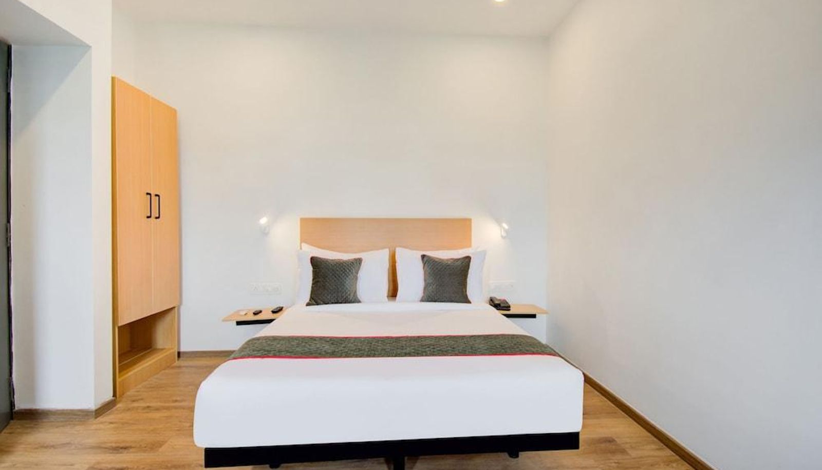 Standard room - OYO Townhouse 145 Chaitanya Vatika