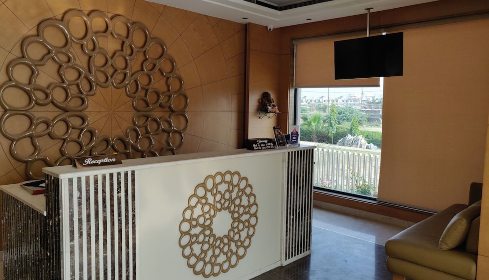Recepción - Hotel Maple Grand