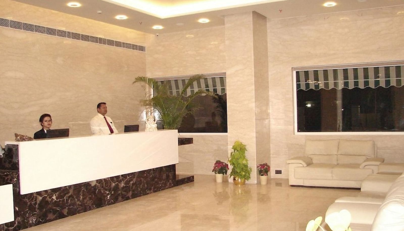 Recepción - Hotel Grand Maple