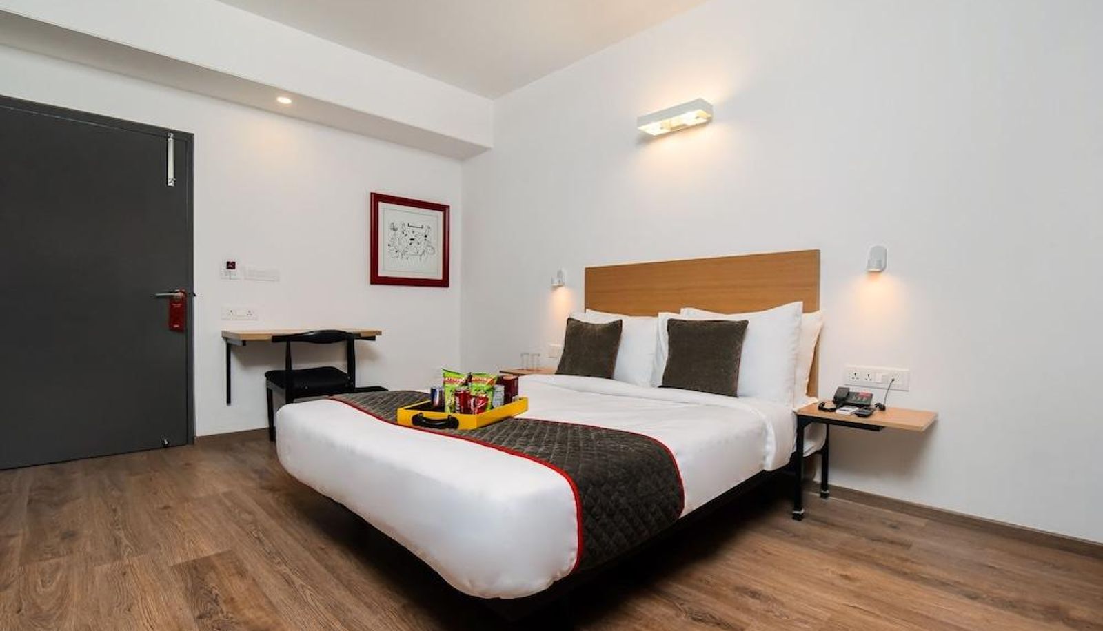 Standard room - OYO Townhouse 036 C Scheme Ahinsa Circle