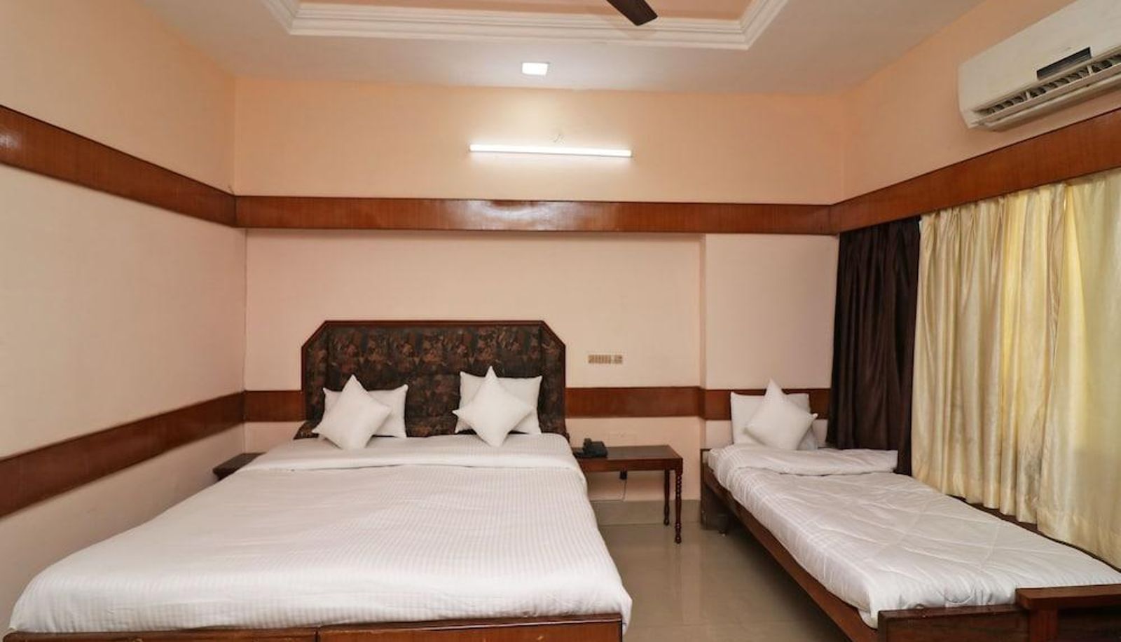 Superior room (double) - SPOT ON 37002 Hotel Natraj