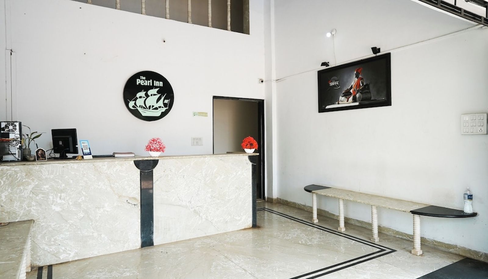 Hall - The Pearl Inn