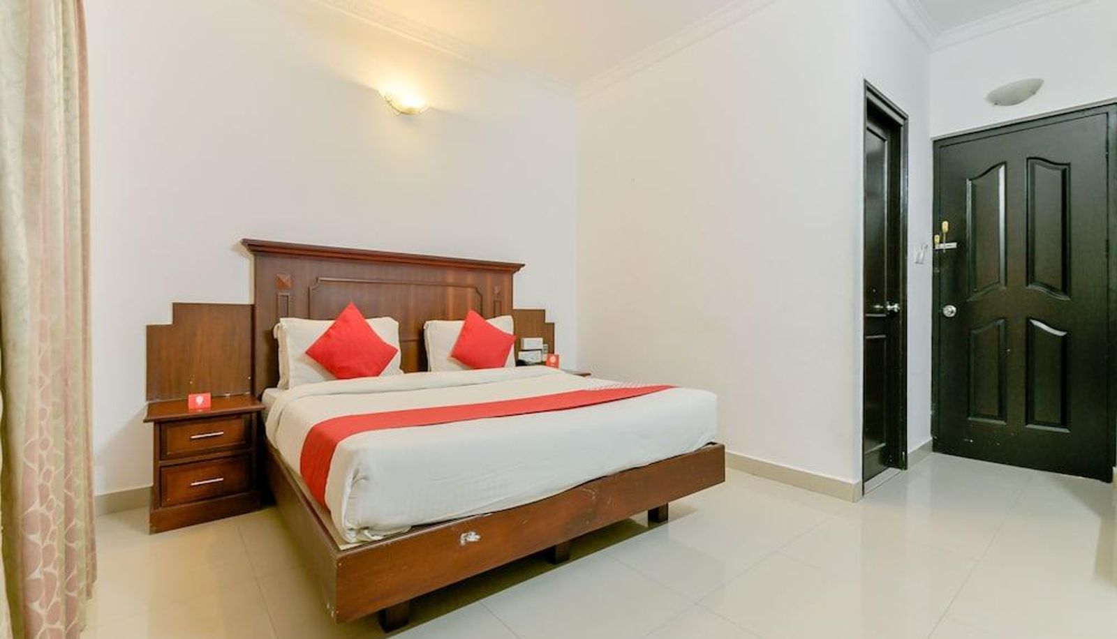 Apartment - Capital O 15460 Centre Point