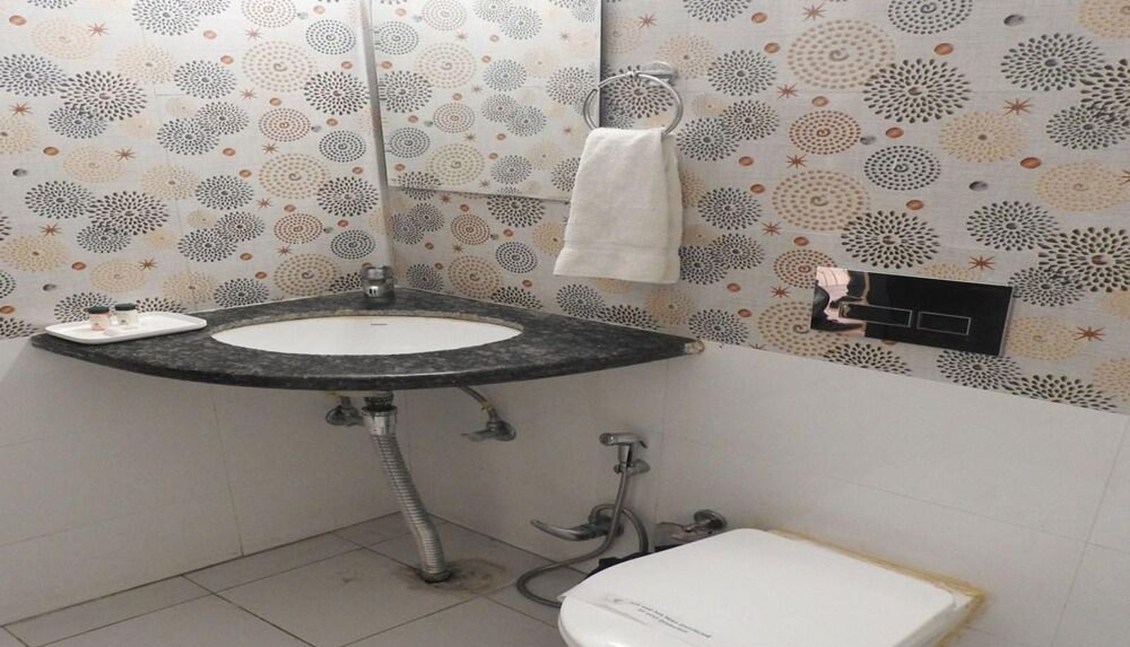 Standard room - OYO Flagship 8421 Hotel Seven Hills