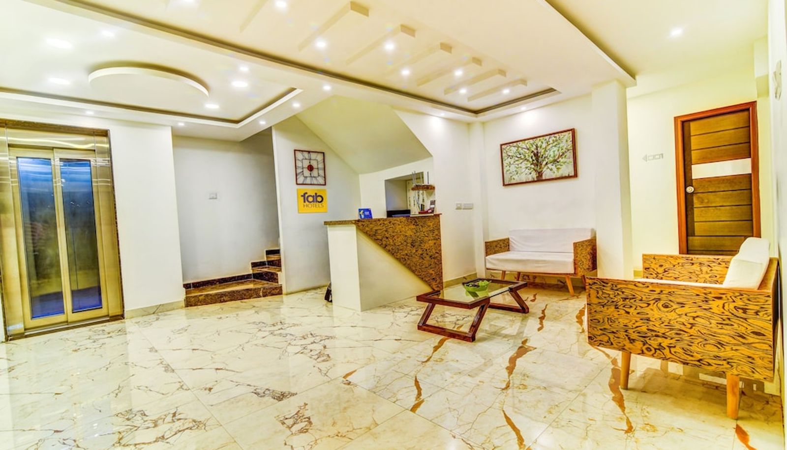 Recepcja - FabHotel Hazel Suites