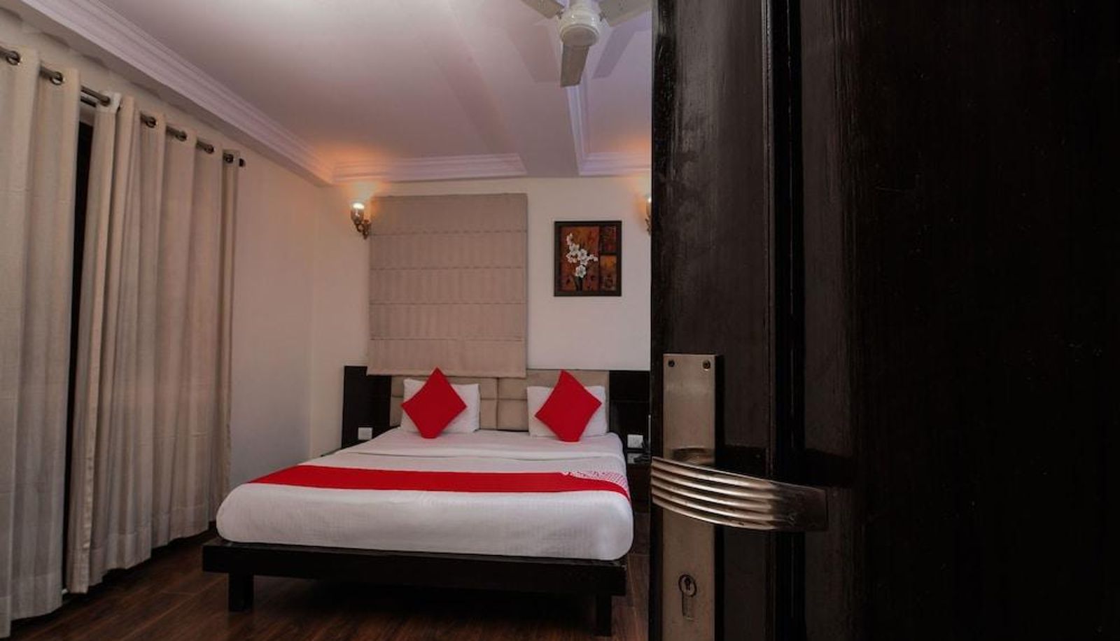 Standard room - OYO 15954 Connaught mews