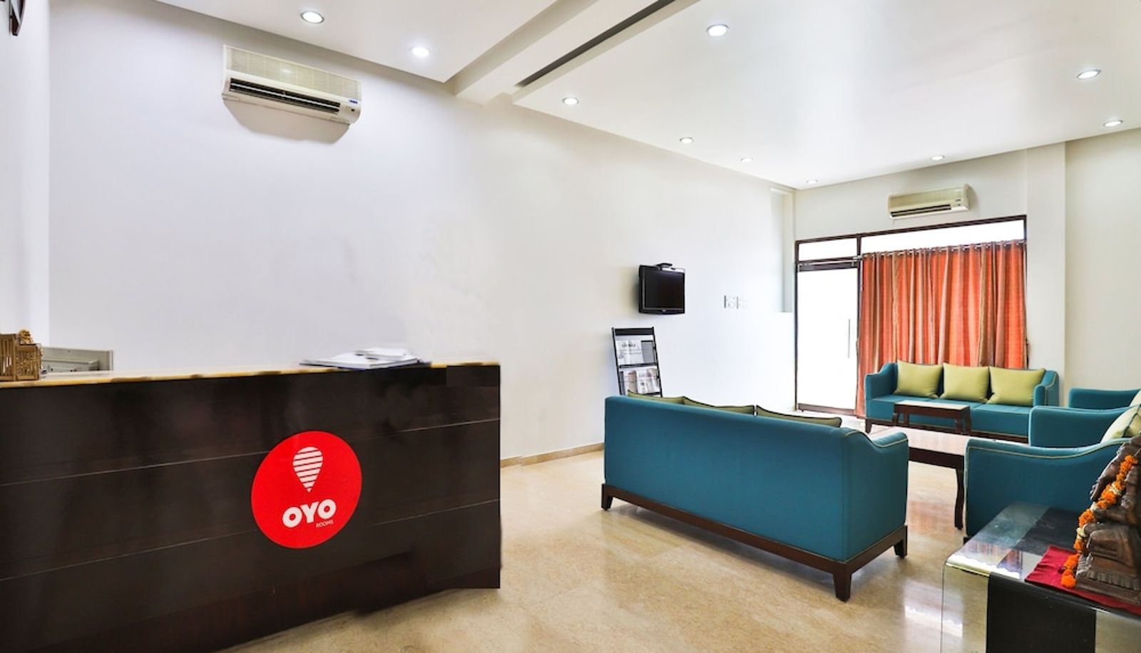 Rezeption - OYO 12945 Hotel President