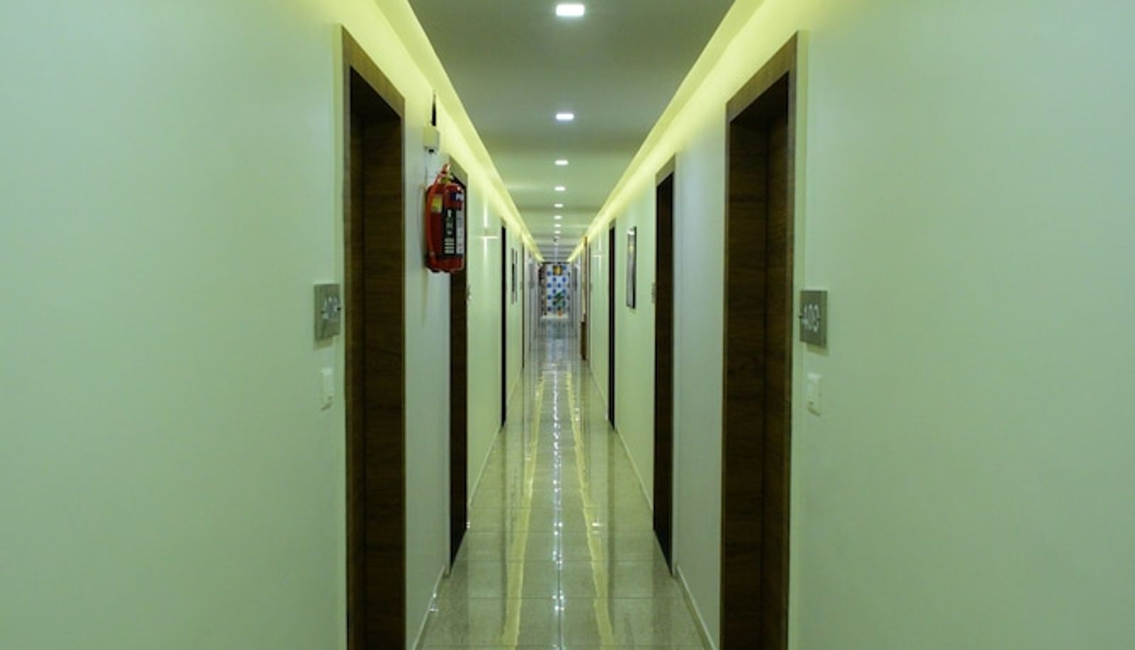 Hall - Hotel Royal Residency