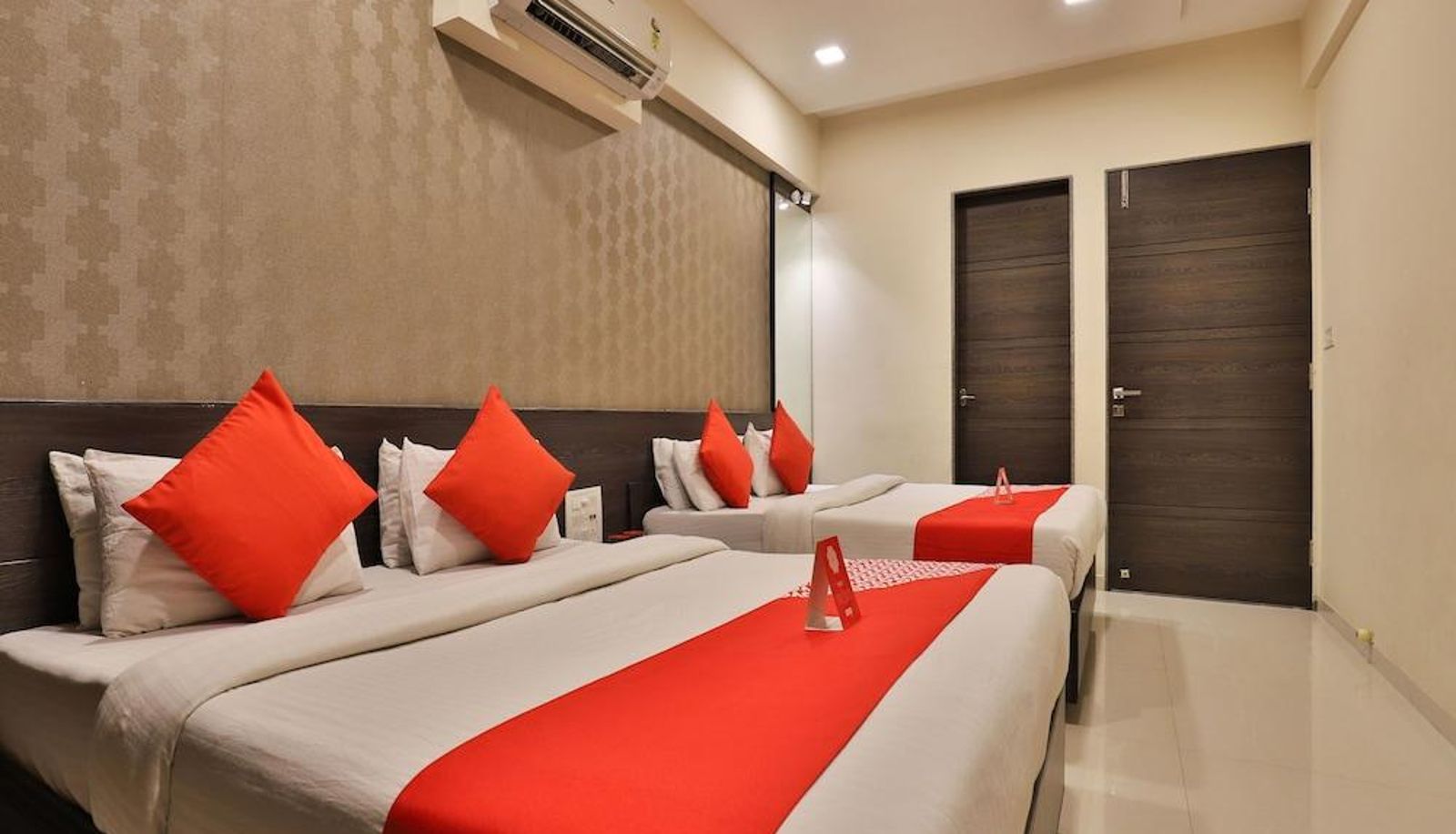 Standard room - OYO 12247 Hotel Royal Rituals