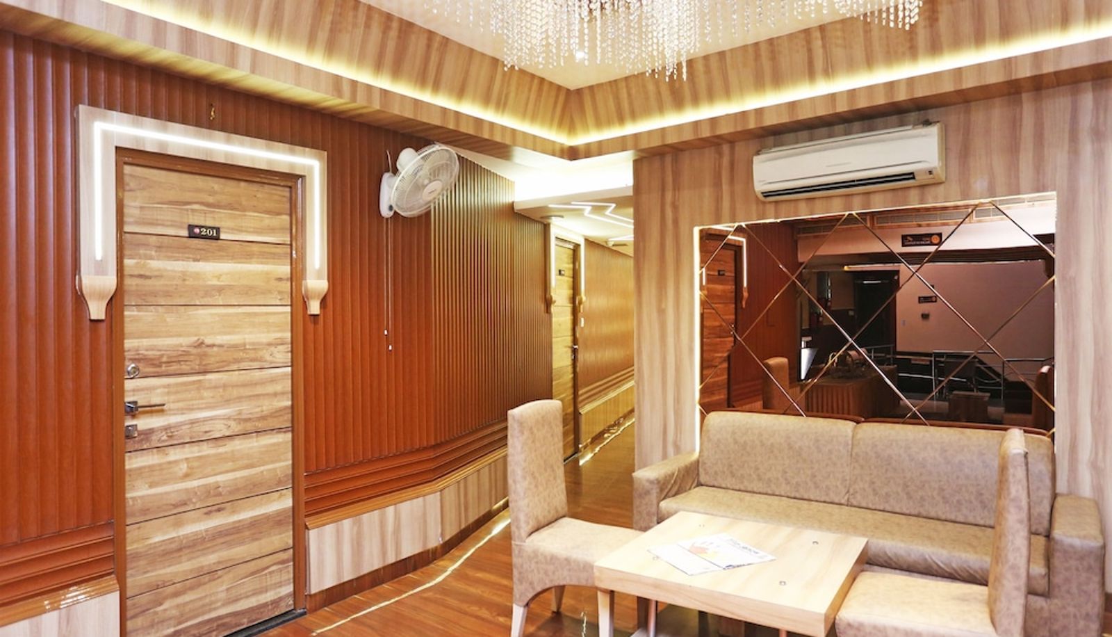 Hall - Capital O 3844 Hotel Kd Palace
