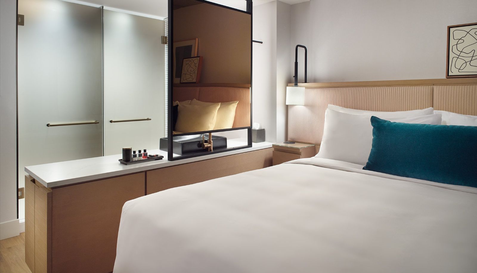 Zimmer - Omni Boston Hotel at the Seaport
