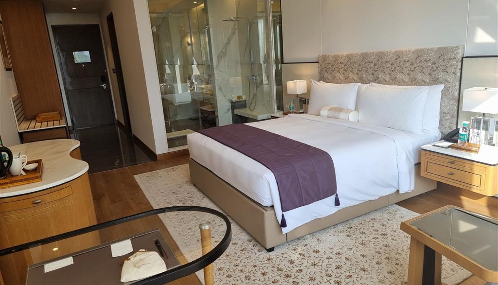Room - The Leela Bhartiya City Bengaluru